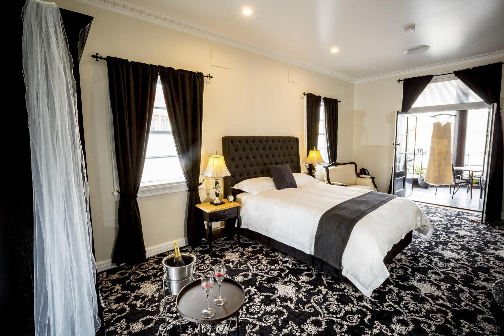 The Commercial Boutique Hotel Tenterfield Room photo