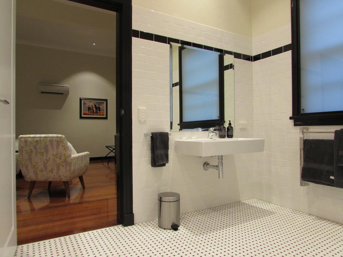 The Commercial Boutique Hotel Tenterfield Room photo