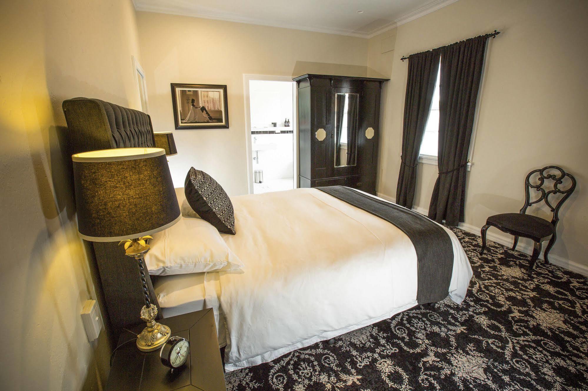 The Commercial Boutique Hotel Tenterfield Exterior photo